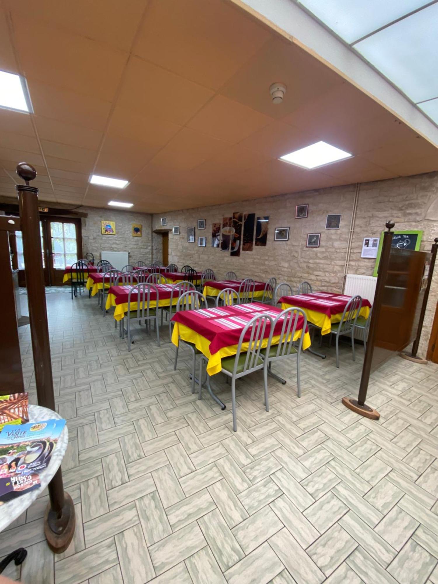 Hotel Restaurant La Place Malay  Bagian luar foto