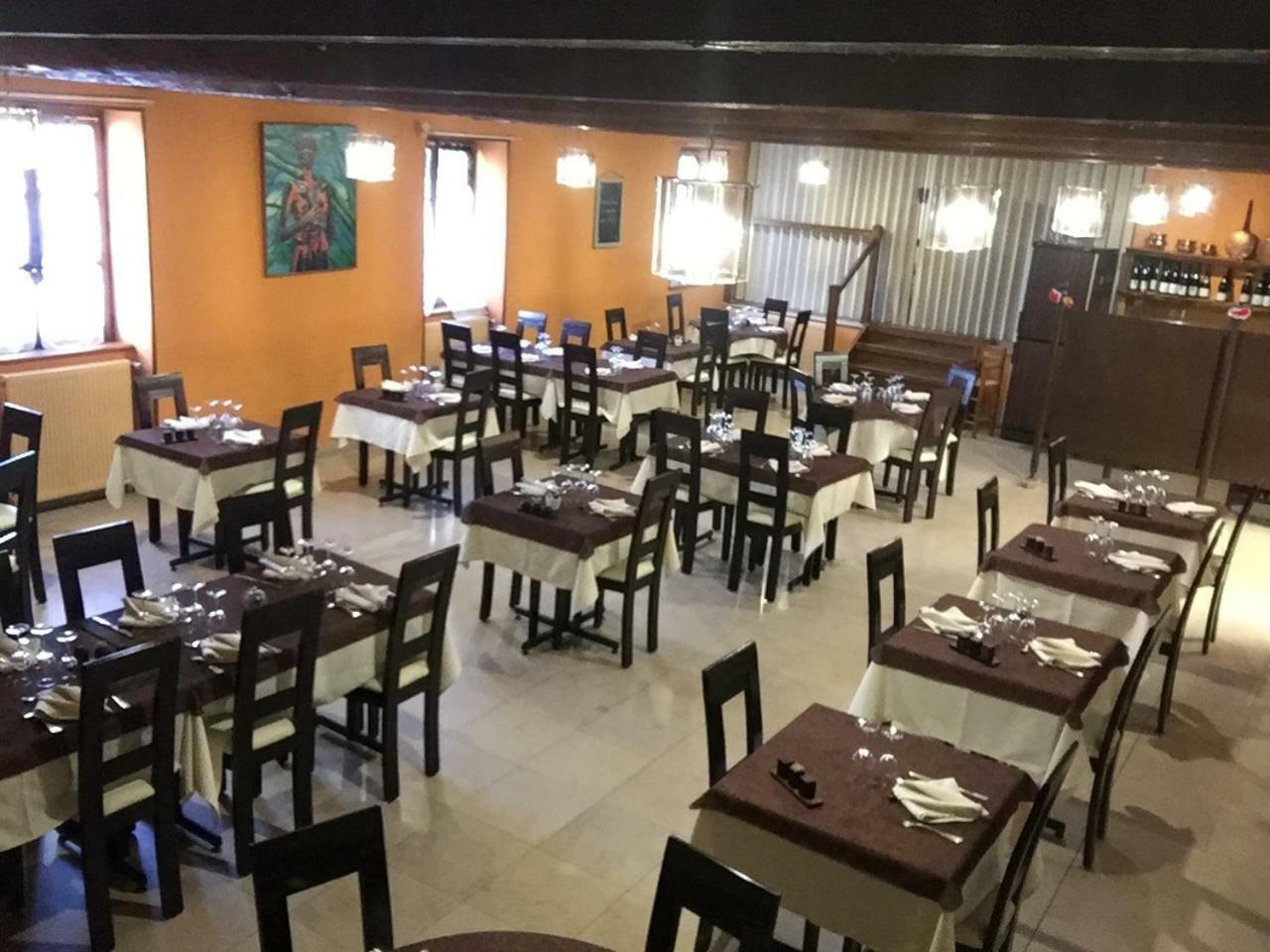 Hotel Restaurant La Place Malay  Bagian luar foto